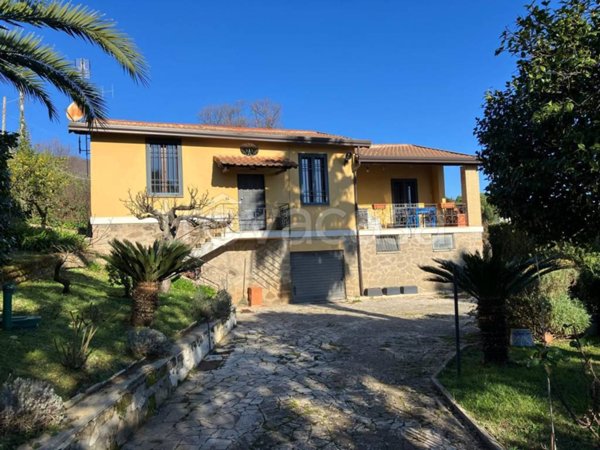 casa indipendente in vendita a Velletri