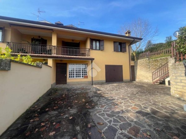 casa indipendente in vendita a Velletri