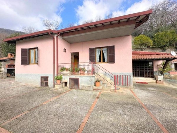 casa indipendente in vendita a Velletri