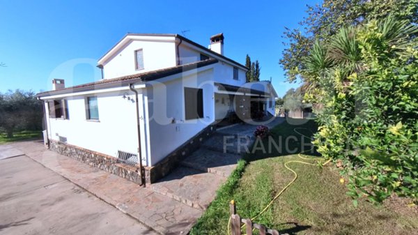 casa indipendente in vendita a Velletri