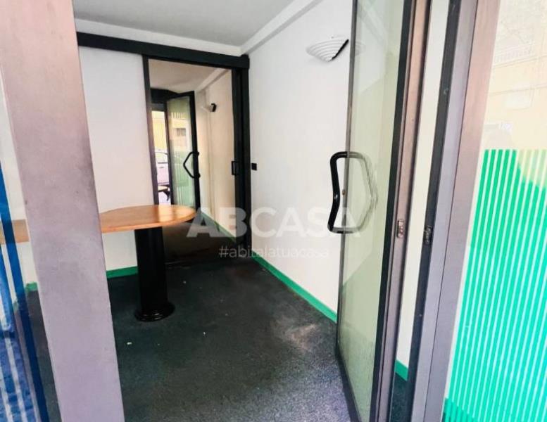 locale commerciale in vendita a Velletri