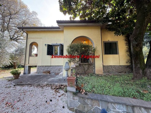 casa indipendente in vendita a Velletri