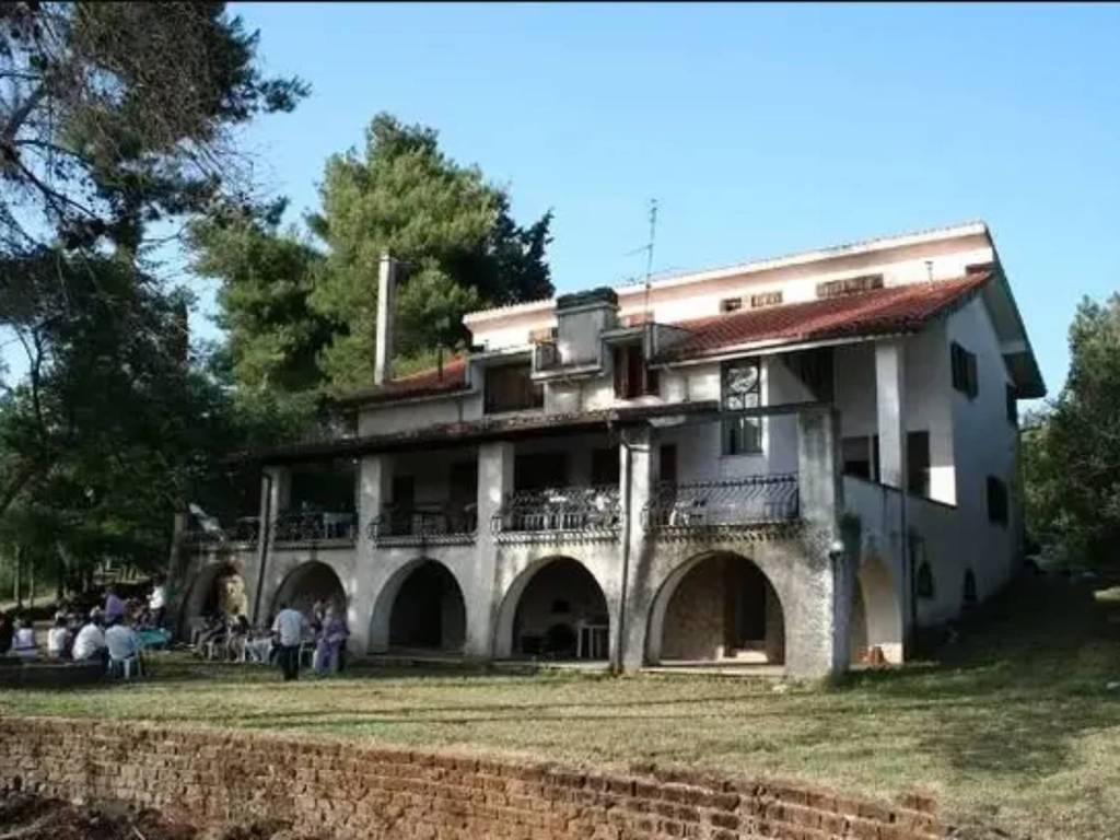 casa indipendente in vendita a Velletri