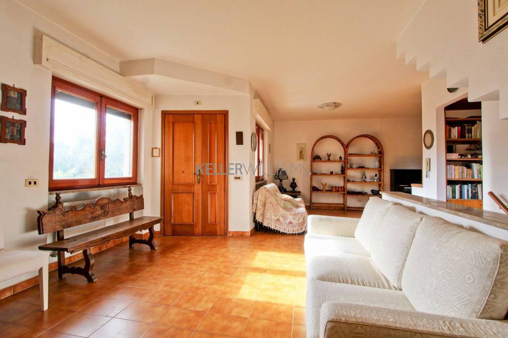 casa indipendente in vendita a Velletri