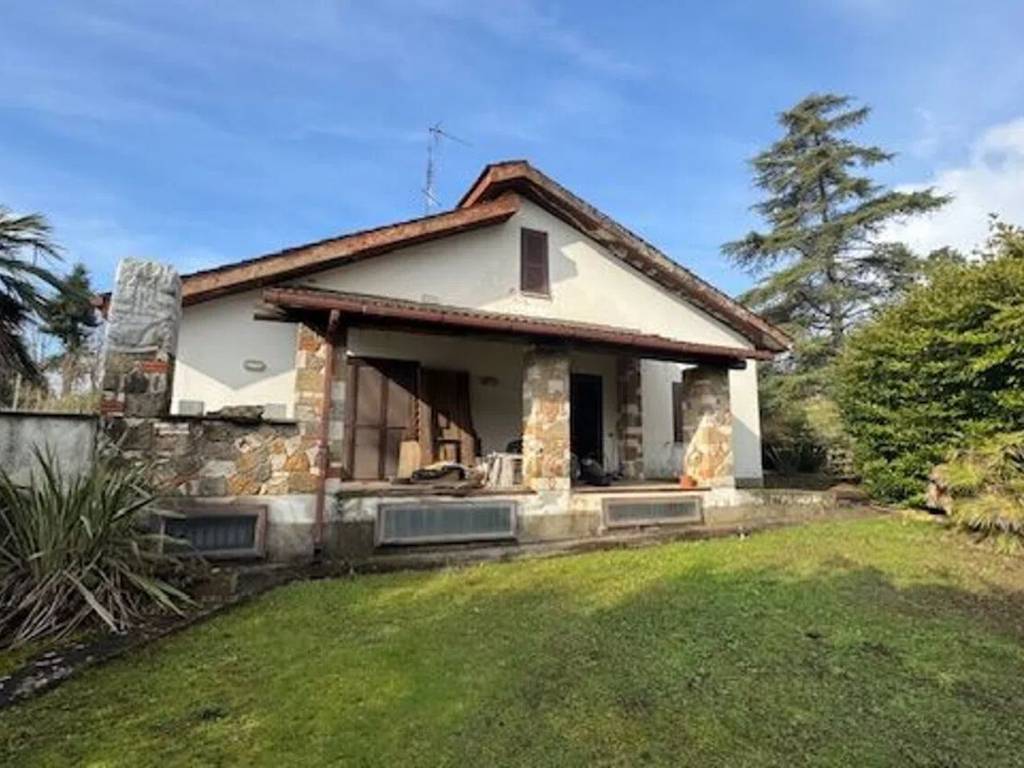 casa indipendente in vendita a Velletri
