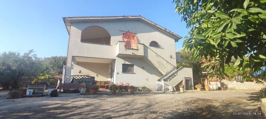 casa indipendente in vendita a Velletri