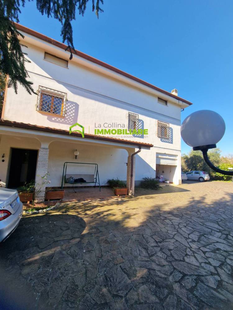casa indipendente in vendita a Velletri