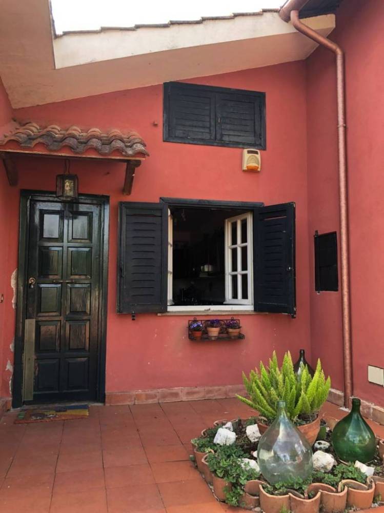 casa indipendente in vendita a Velletri