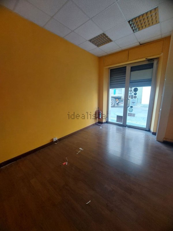 locale commerciale in vendita a Velletri