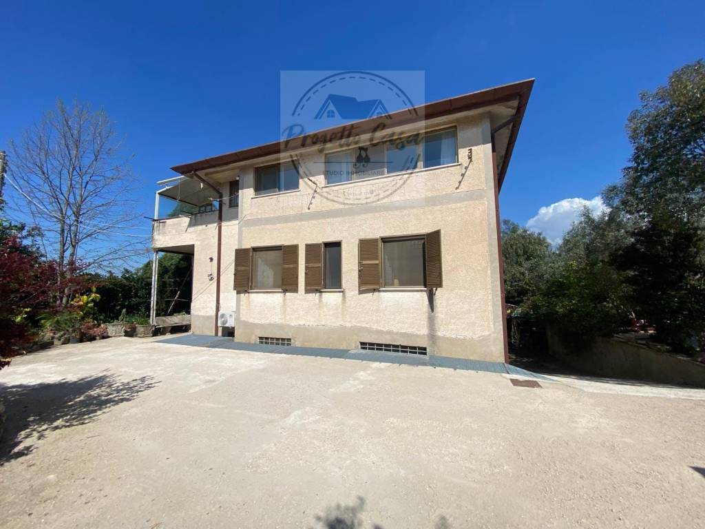 casa indipendente in vendita a Velletri