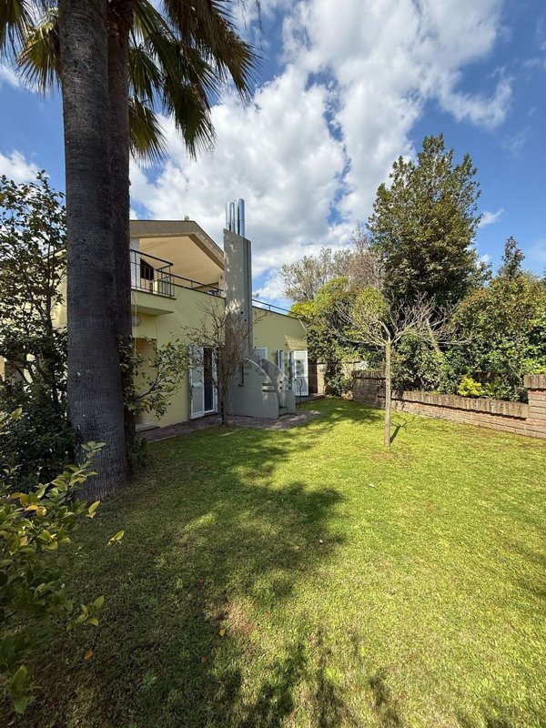 casa indipendente in vendita a Velletri