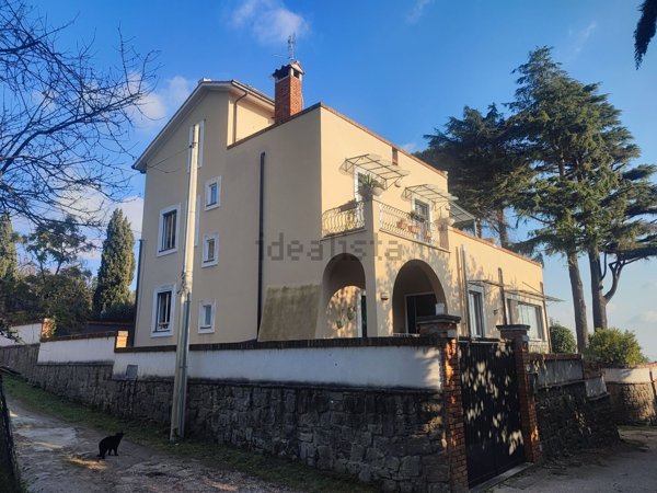 casa indipendente in vendita a Velletri