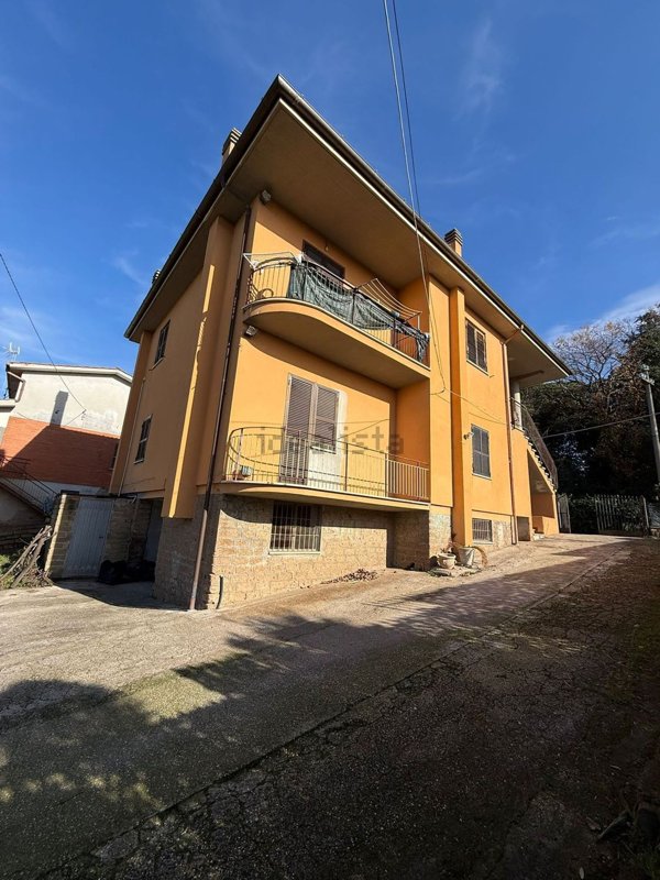 casa indipendente in vendita a Velletri