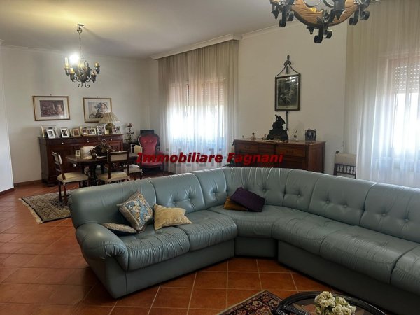 casa indipendente in vendita a Velletri
