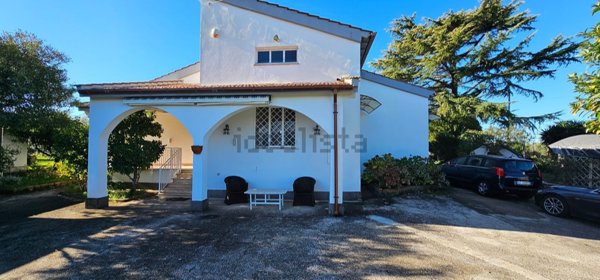 casa indipendente in vendita a Velletri