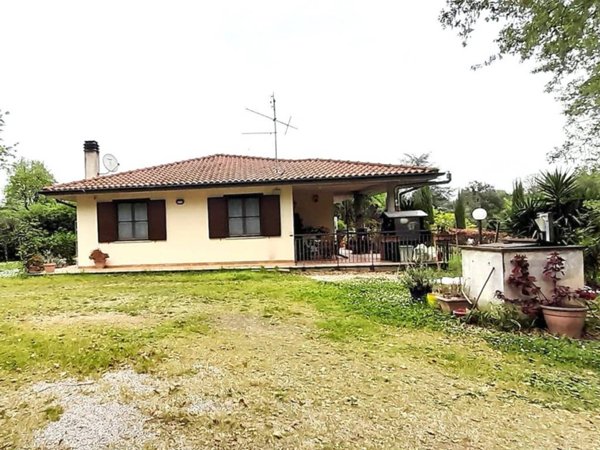 casa indipendente in vendita a Velletri