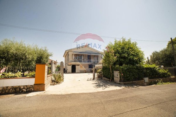 casa indipendente in vendita a Velletri