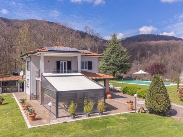 casa indipendente in vendita a Velletri