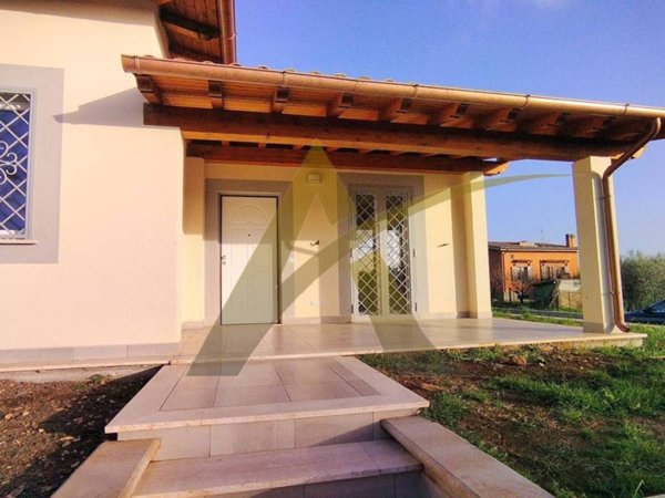 casa indipendente in vendita a Velletri