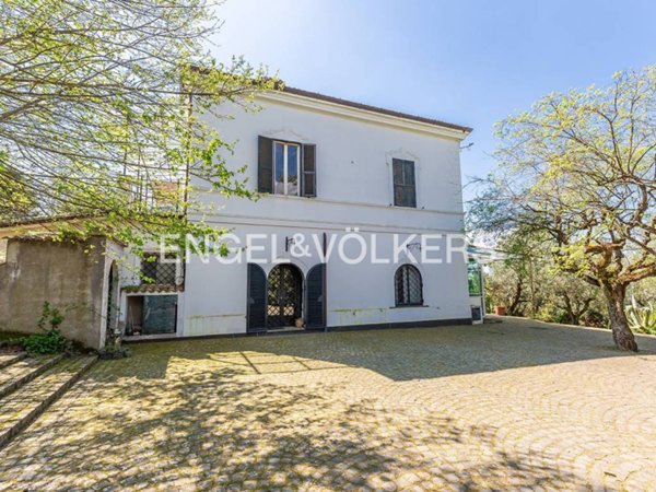 casa indipendente in vendita a Velletri