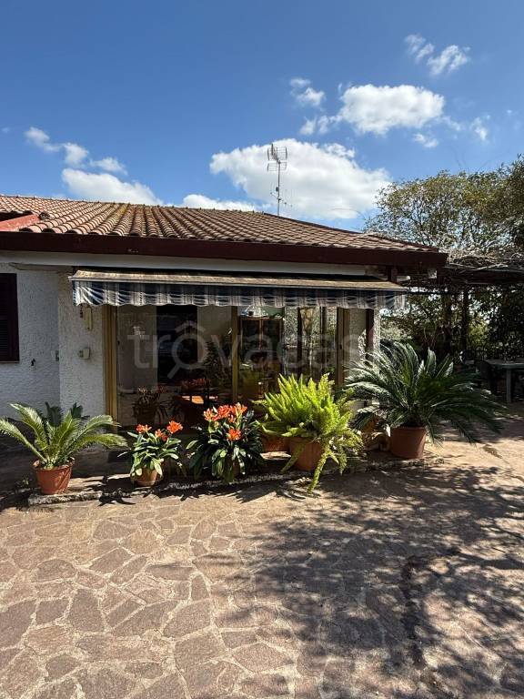 casa indipendente in vendita a Velletri
