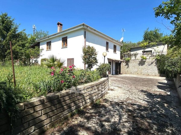 casa indipendente in vendita a Velletri