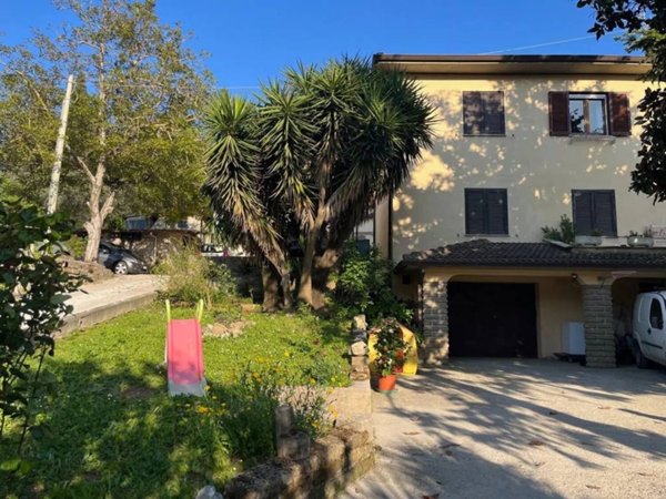 casa indipendente in vendita a Velletri