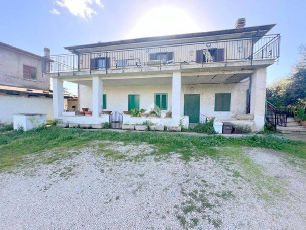 casa indipendente in vendita a Velletri