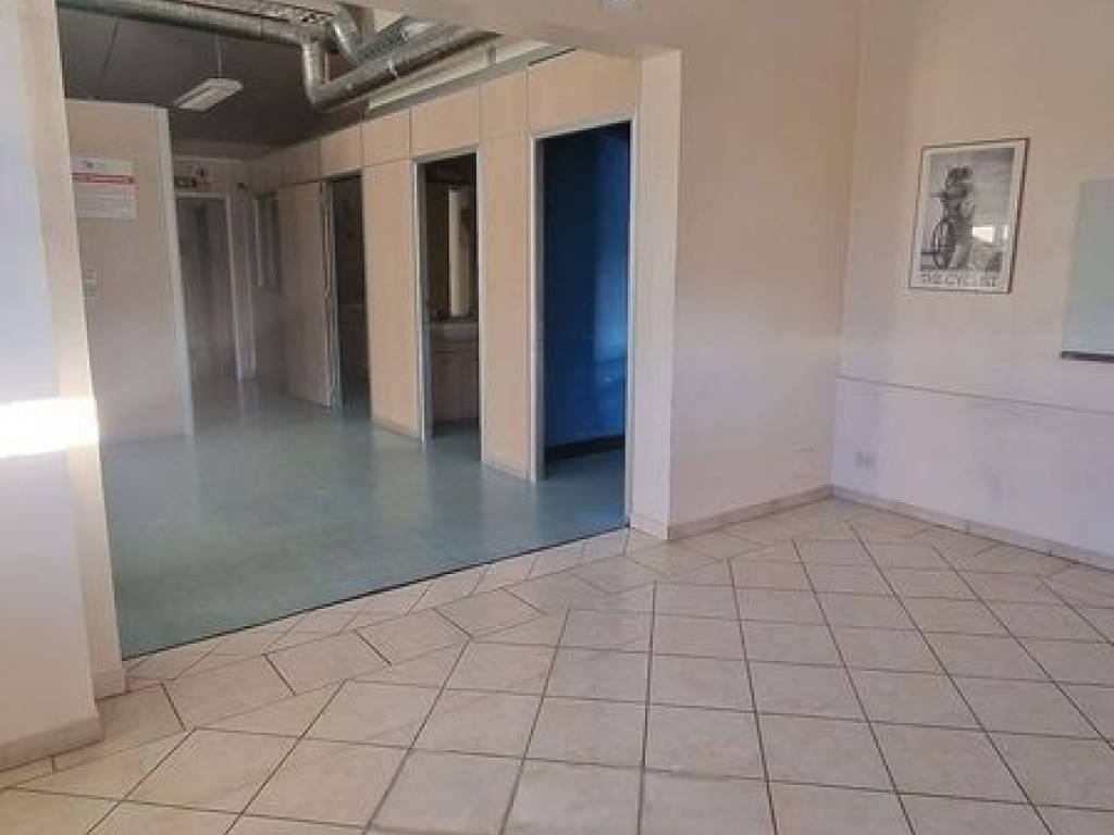 negozio in vendita a Velletri