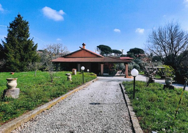casa indipendente in vendita a Velletri
