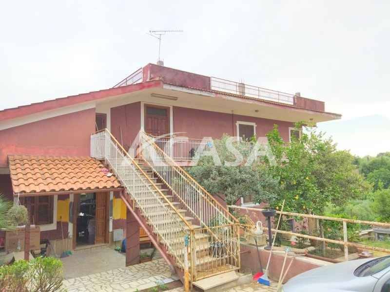 casa indipendente in vendita a Velletri