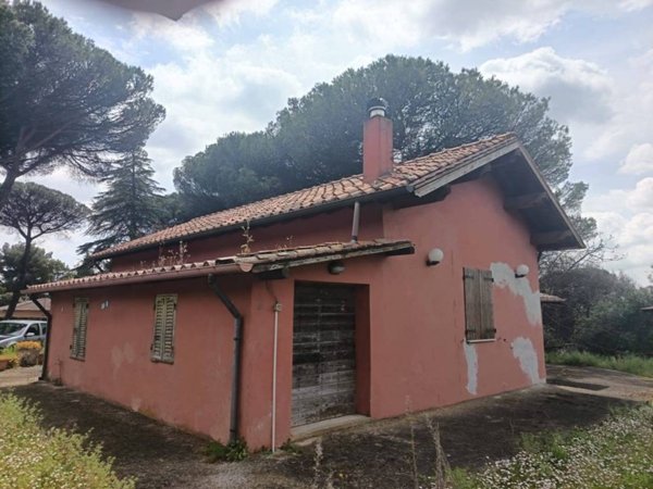 casa indipendente in vendita a Velletri