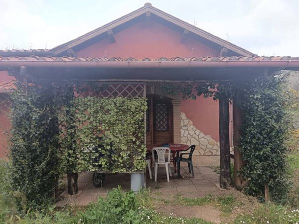 casa indipendente in vendita a Velletri
