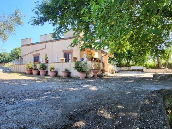 casa indipendente in vendita a Velletri