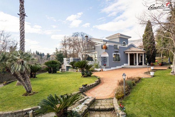 casa indipendente in vendita a Velletri