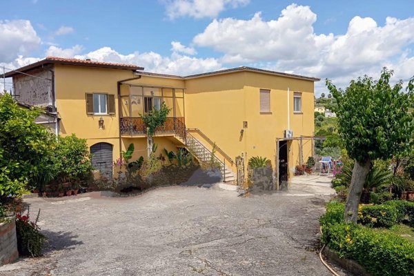 casa indipendente in vendita a Velletri