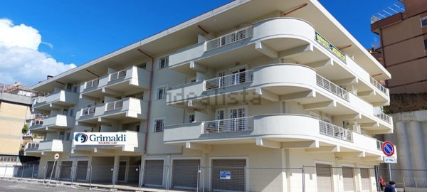 locale commerciale in vendita a Velletri