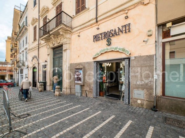 negozio in vendita a Velletri