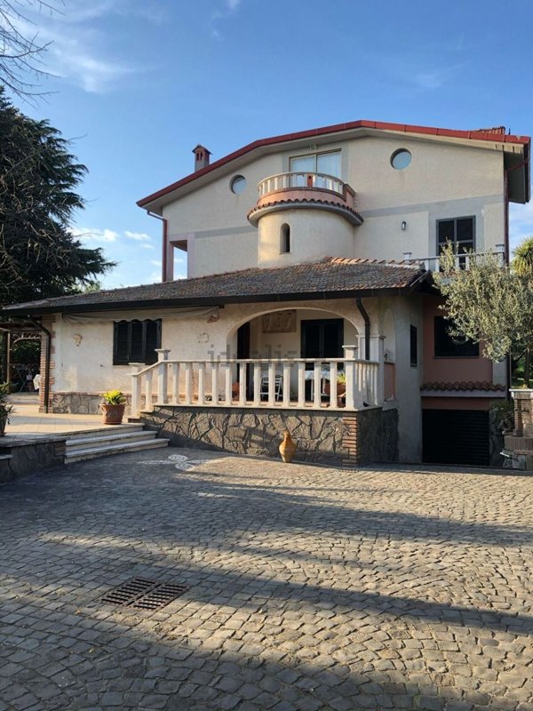 casa indipendente in vendita a Velletri