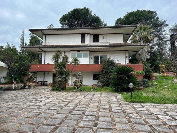 casa indipendente in vendita a Velletri