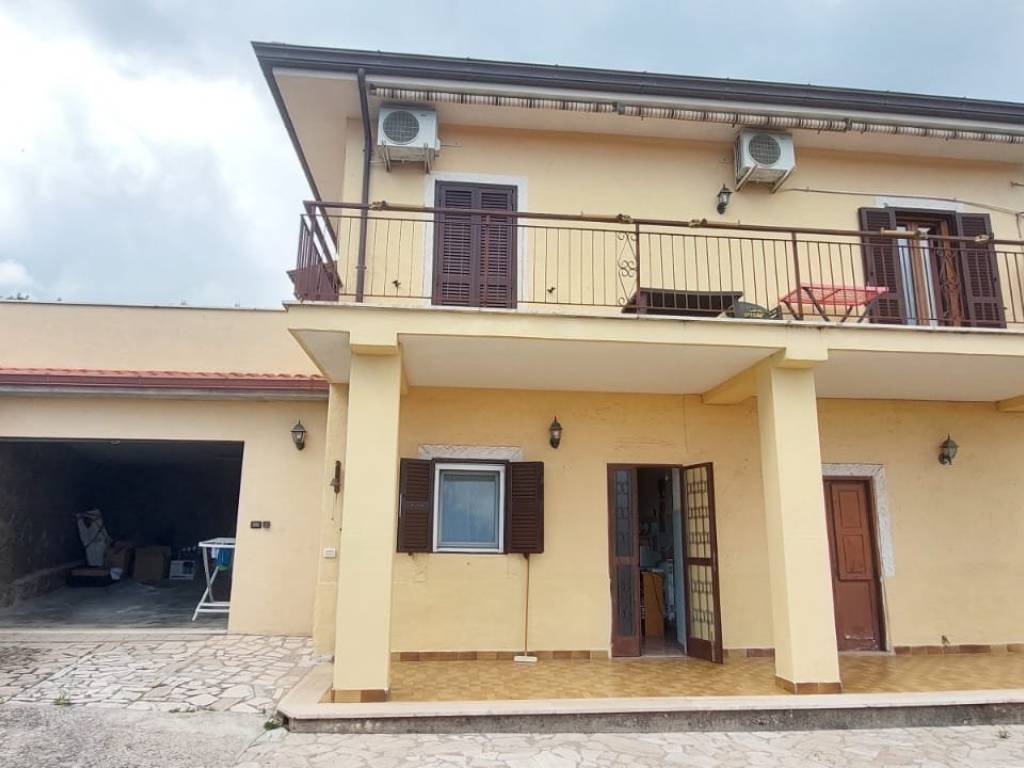casa indipendente in vendita a Velletri
