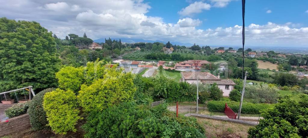 casa indipendente in vendita a Velletri