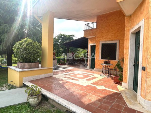 casa indipendente in vendita a Velletri