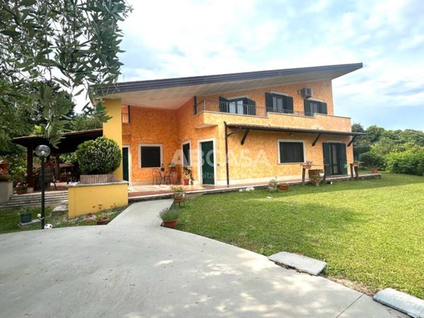 casa indipendente in vendita a Velletri