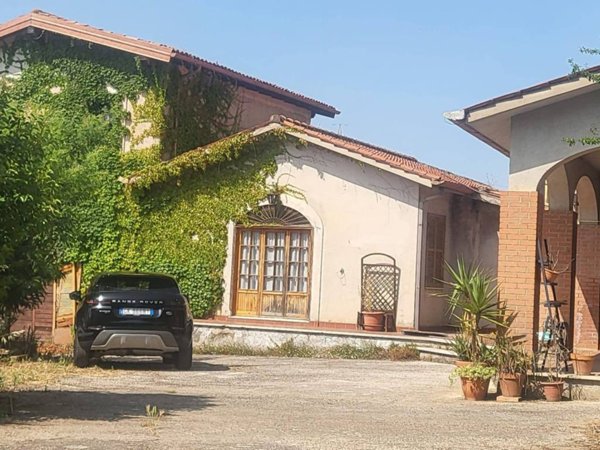 casa indipendente in vendita a Velletri