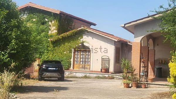 casa indipendente in vendita a Velletri
