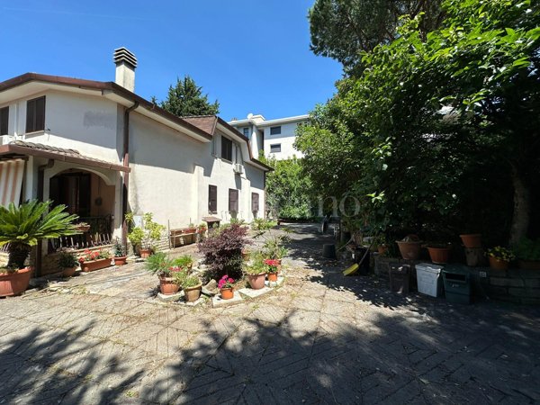 casa indipendente in vendita a Velletri