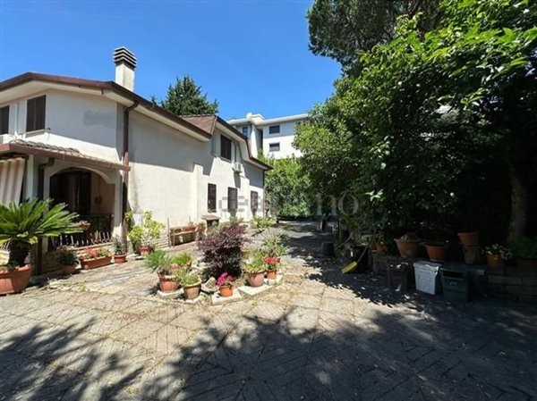 casa indipendente in vendita a Velletri