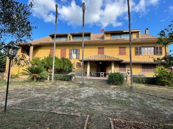 casa indipendente in vendita a Velletri