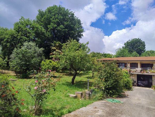 casa indipendente in vendita a Velletri